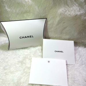 COPY - Authentic Chanel paper gift box with a empty card and envelop